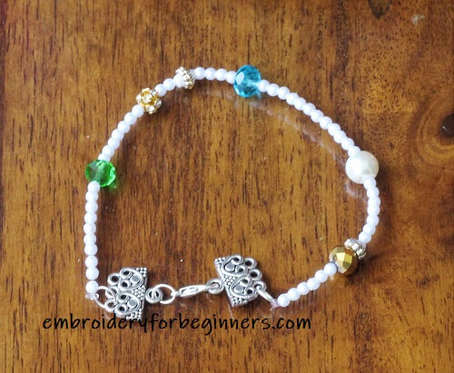 making the pearl bracelet