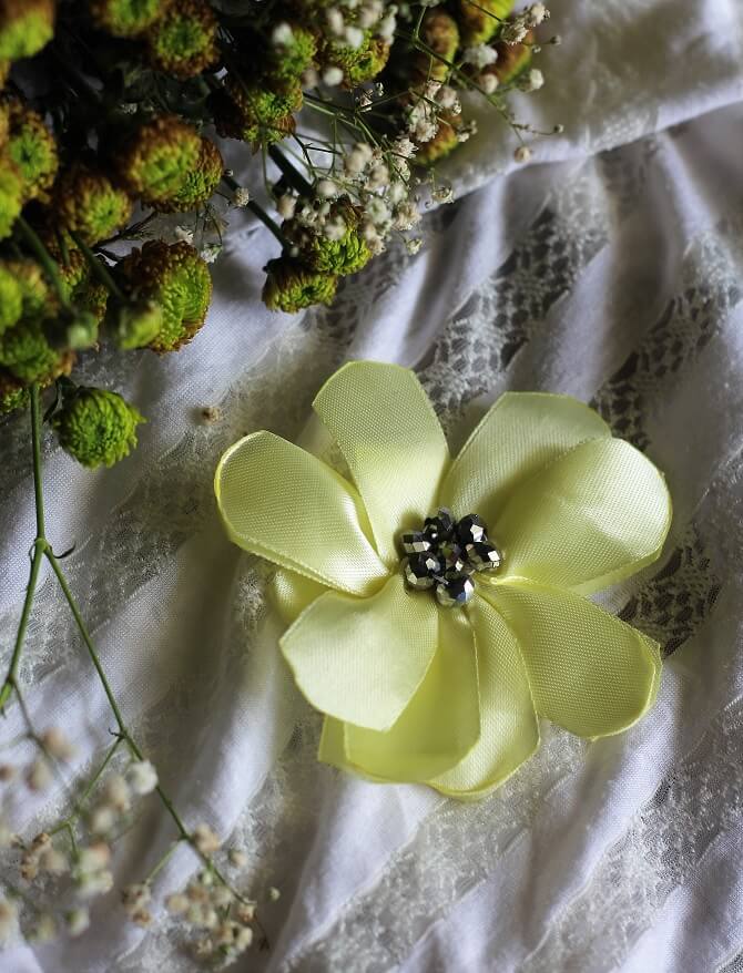 ribbon flower simple